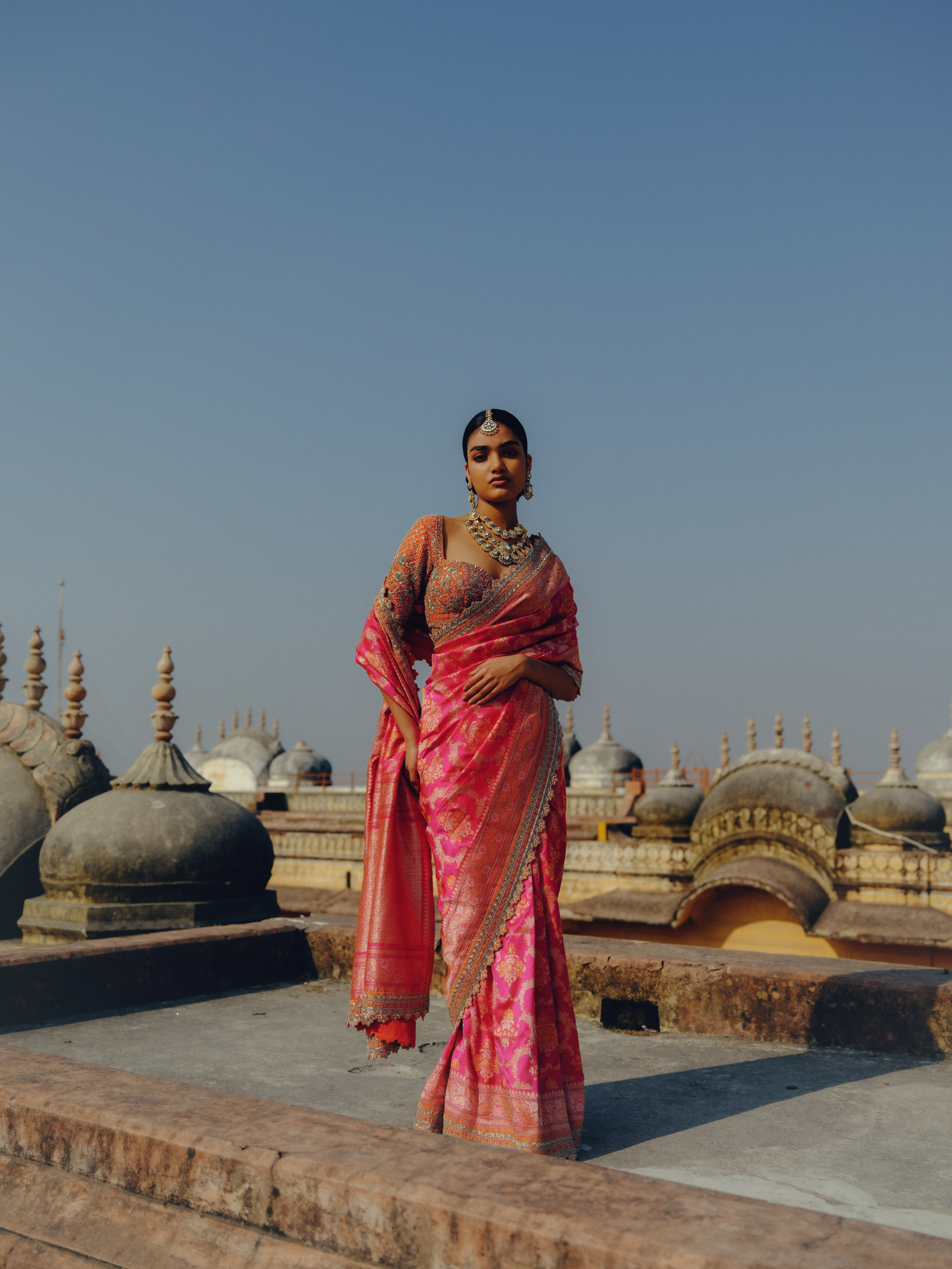 ELAKSHI HANDWOVEN BANARASI SAREE SET
