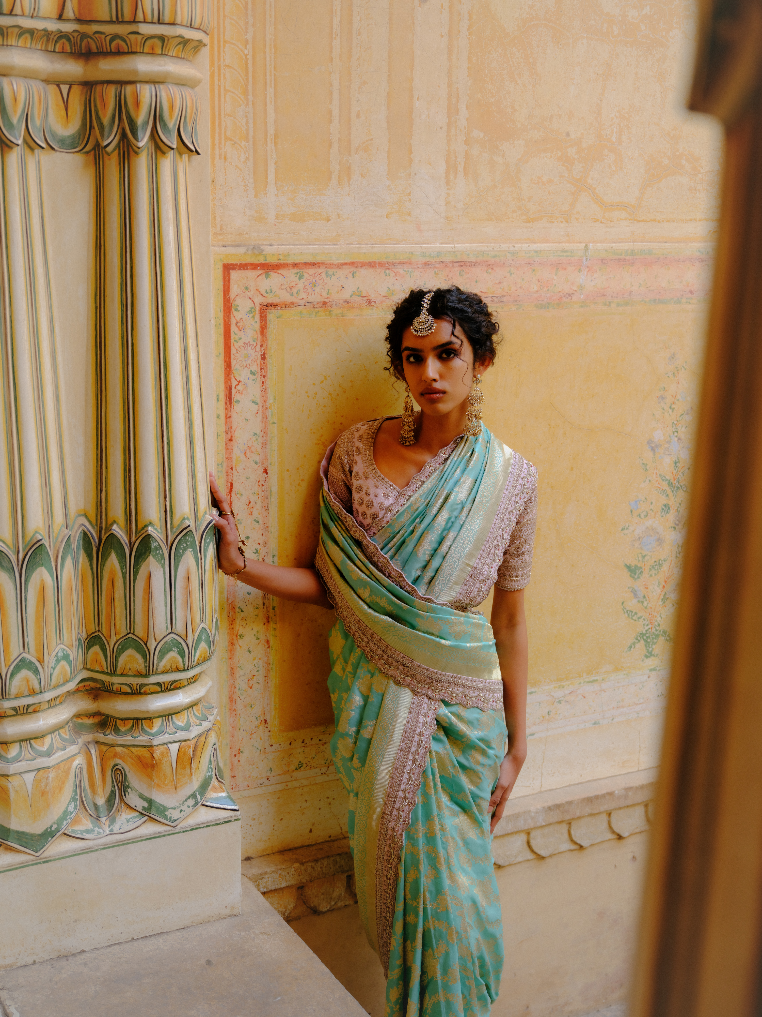 ARUNA TEJAS HANDWOVEN BANARASI SAREE SET