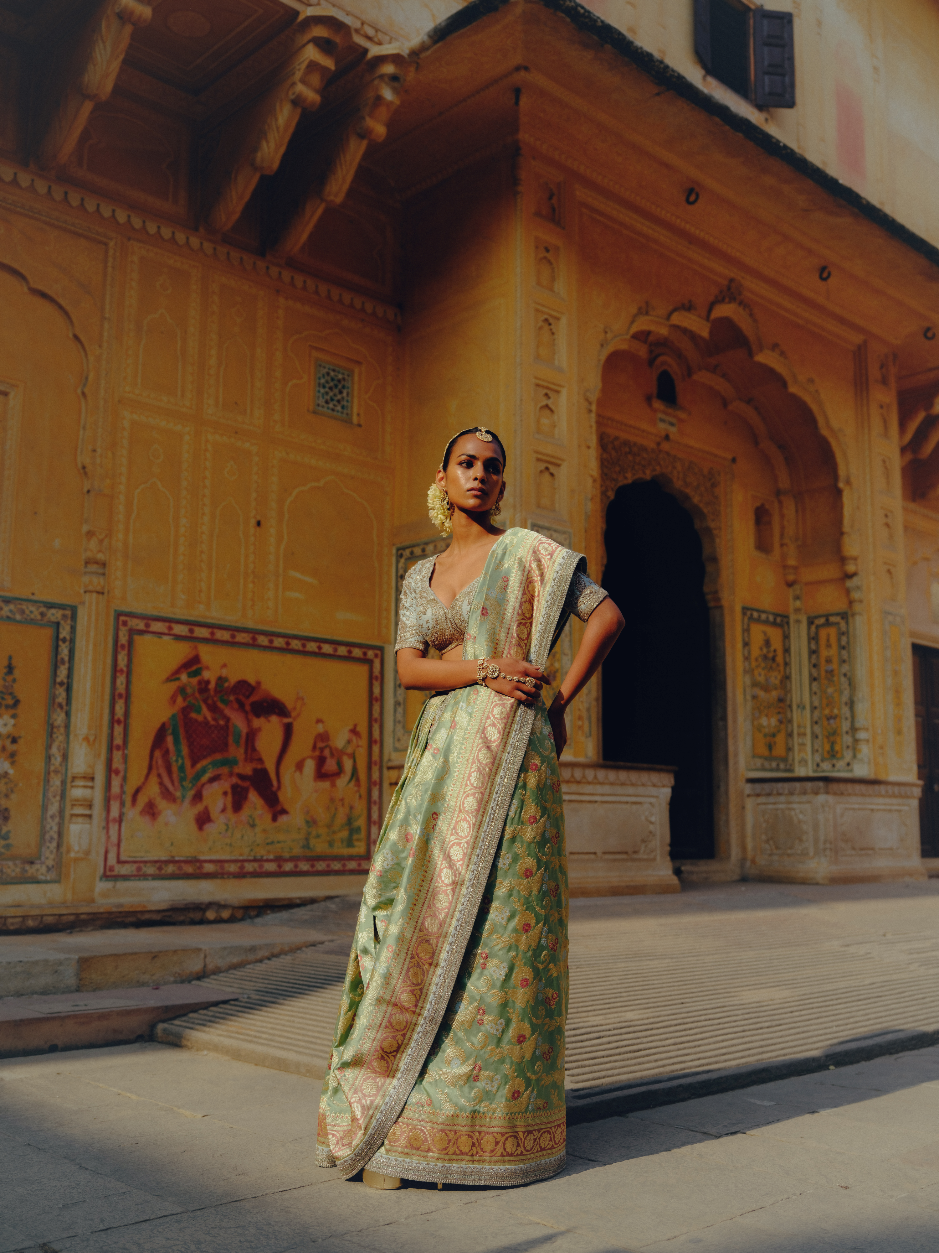 TILOTTAMA HANDWOVEN BANARASI SAREE SET