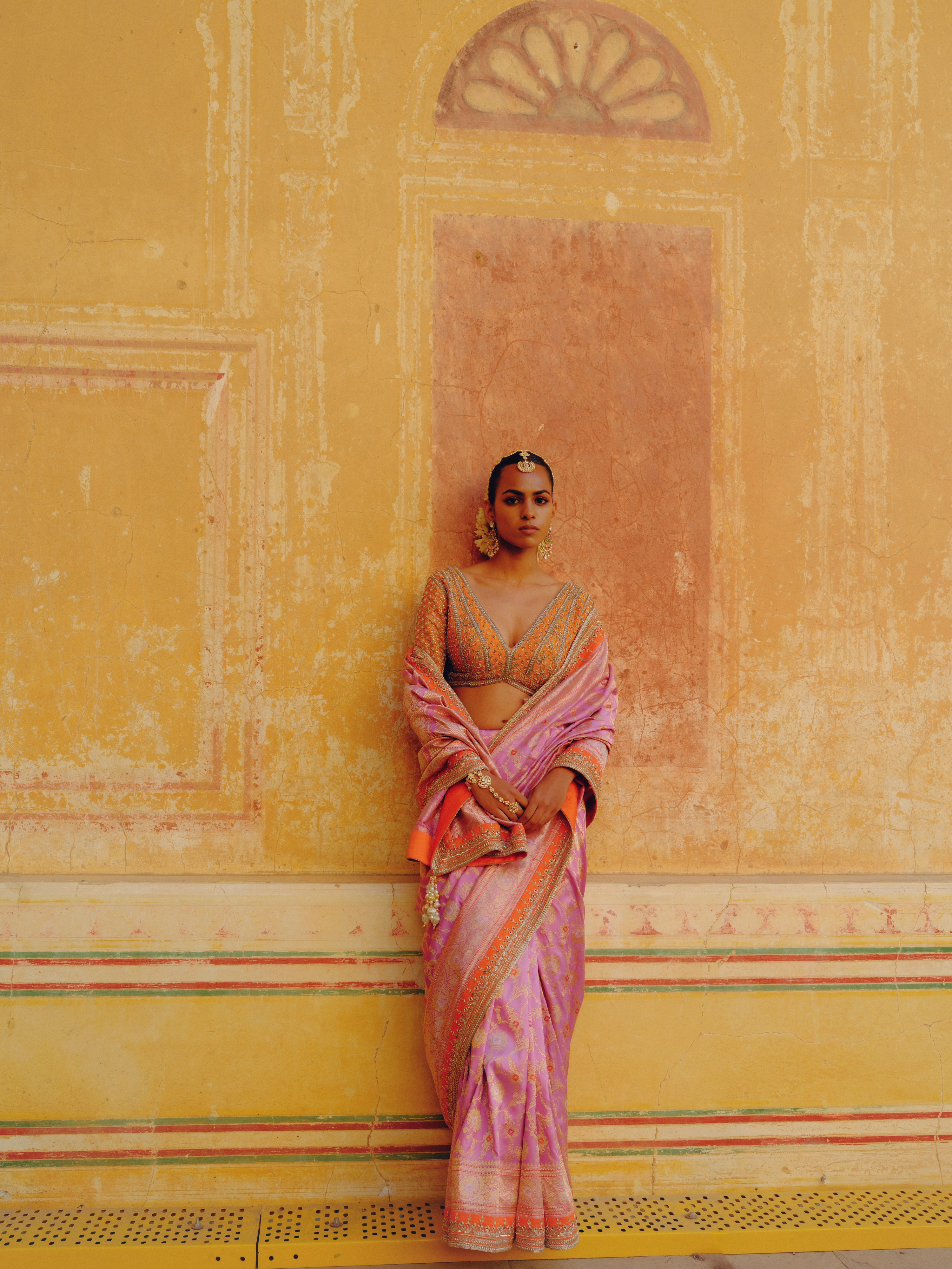 TAVISHA HANDWOVEN BANARASI SAREE SET