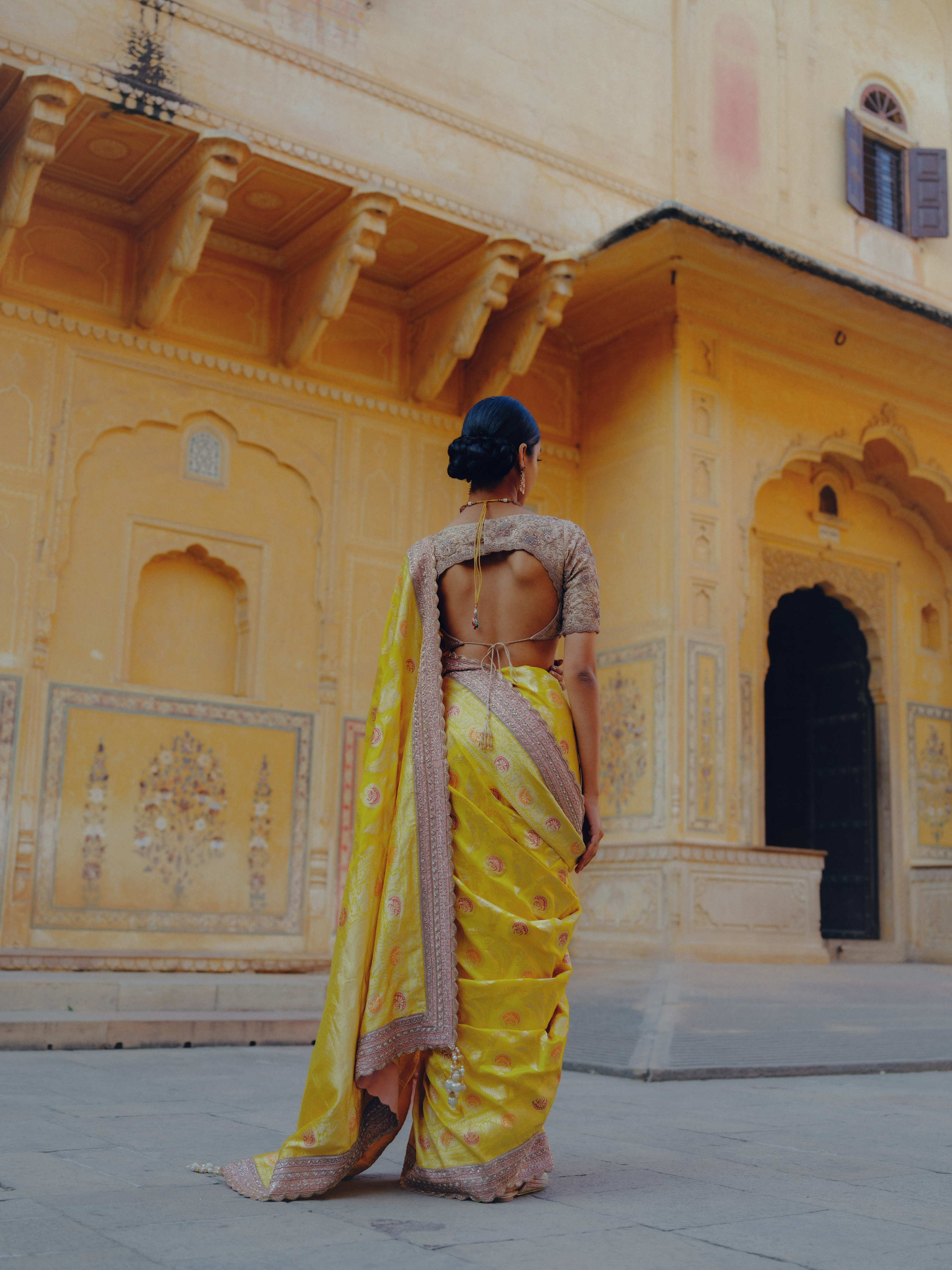UJJWALA HANDWOVEN BANARASI SAREE SET