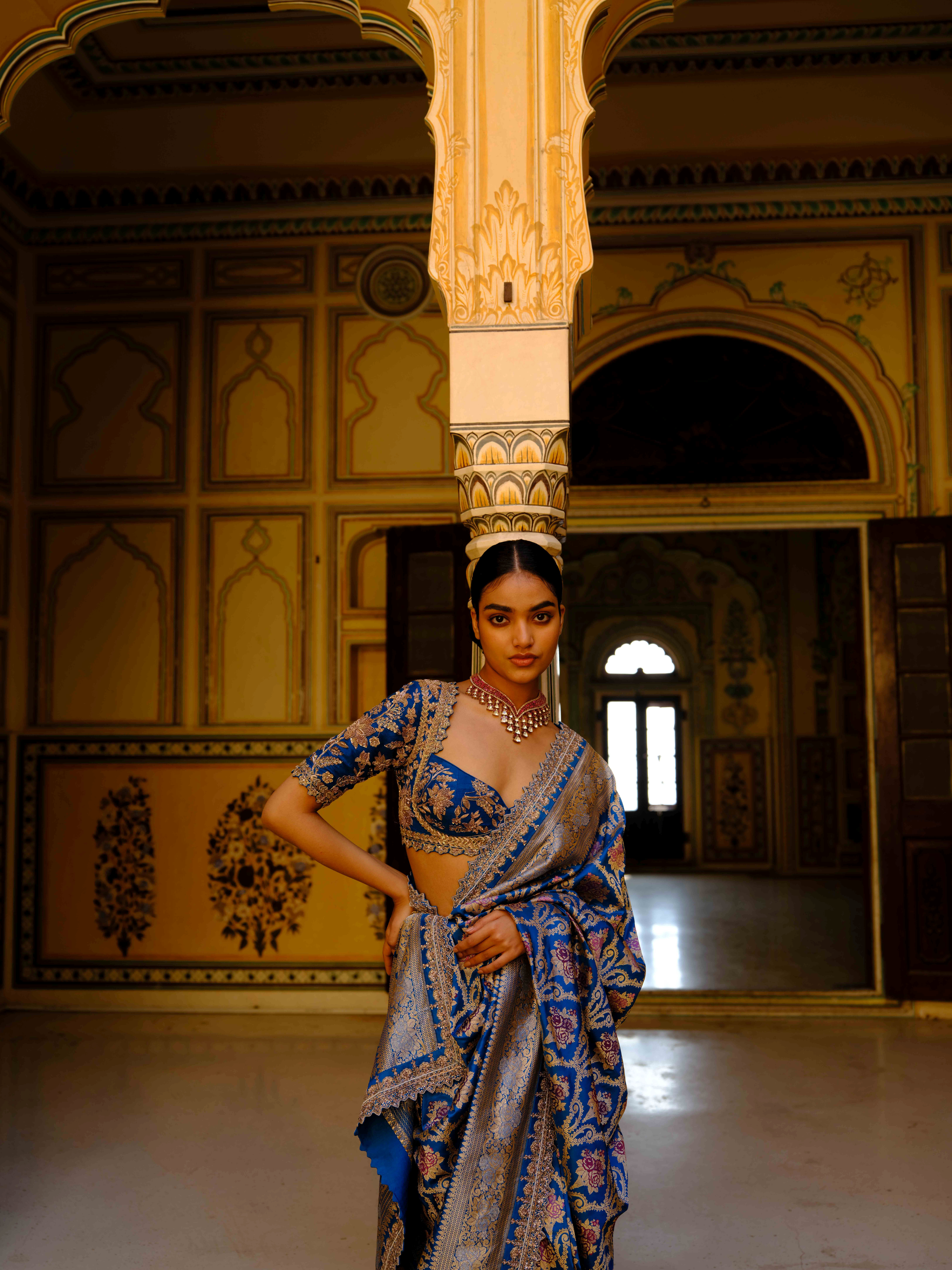 URVASHI HANDWOVEN BANARASI SAREE SET