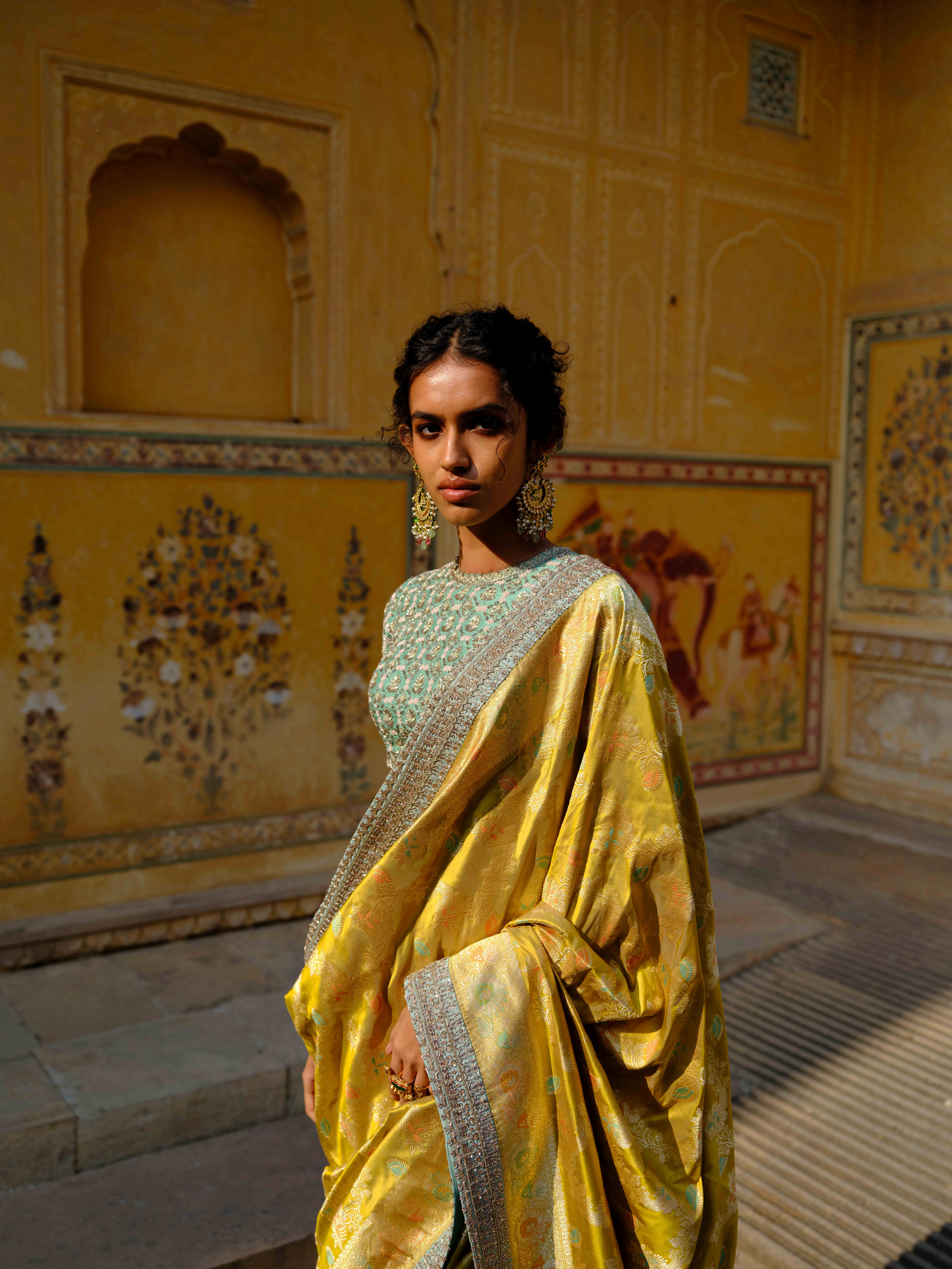 DEVIKA HANDWOVEN BANARASI SAREE SET