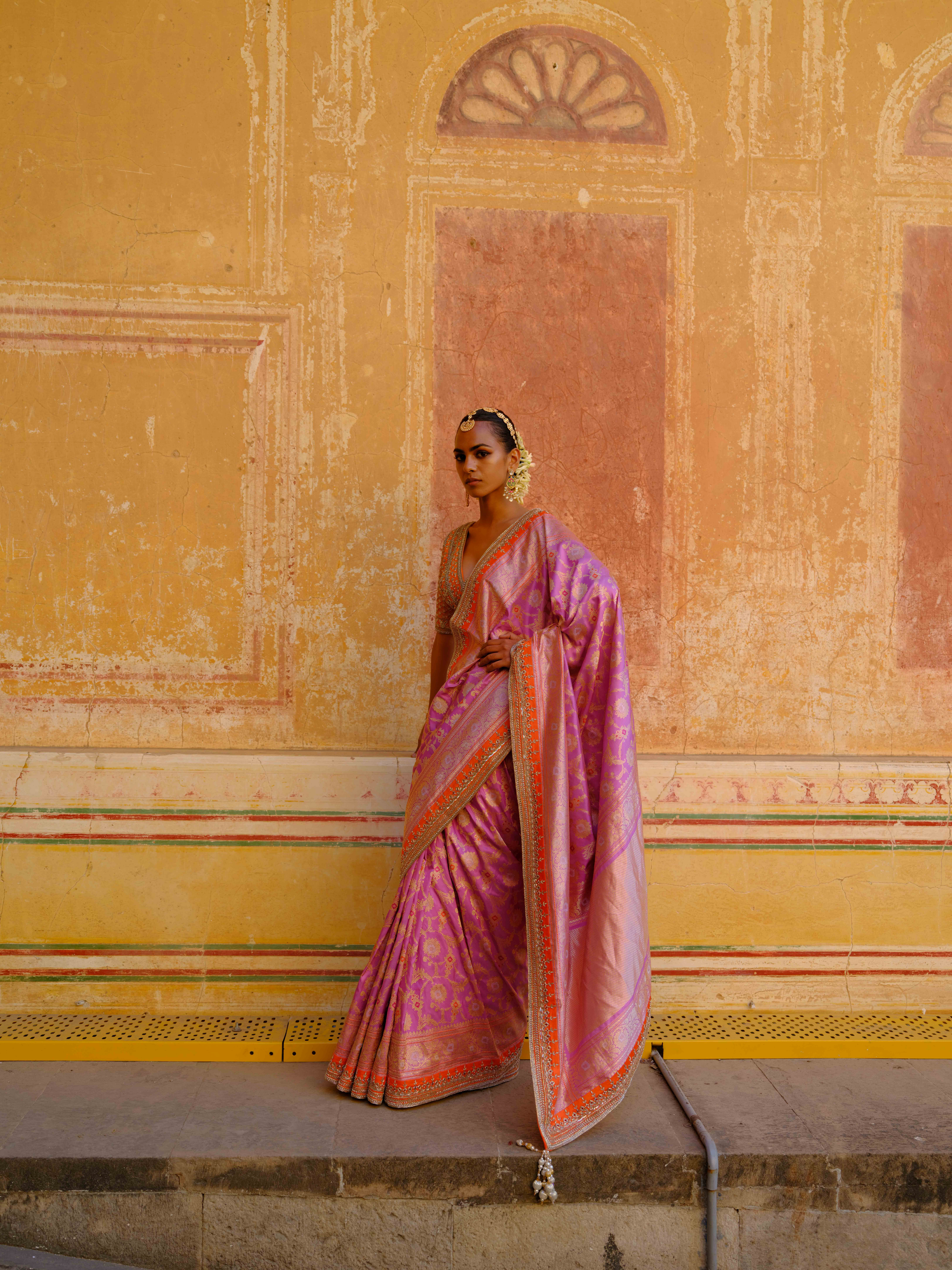 TAVISHA HANDWOVEN BANARASI SAREE SET