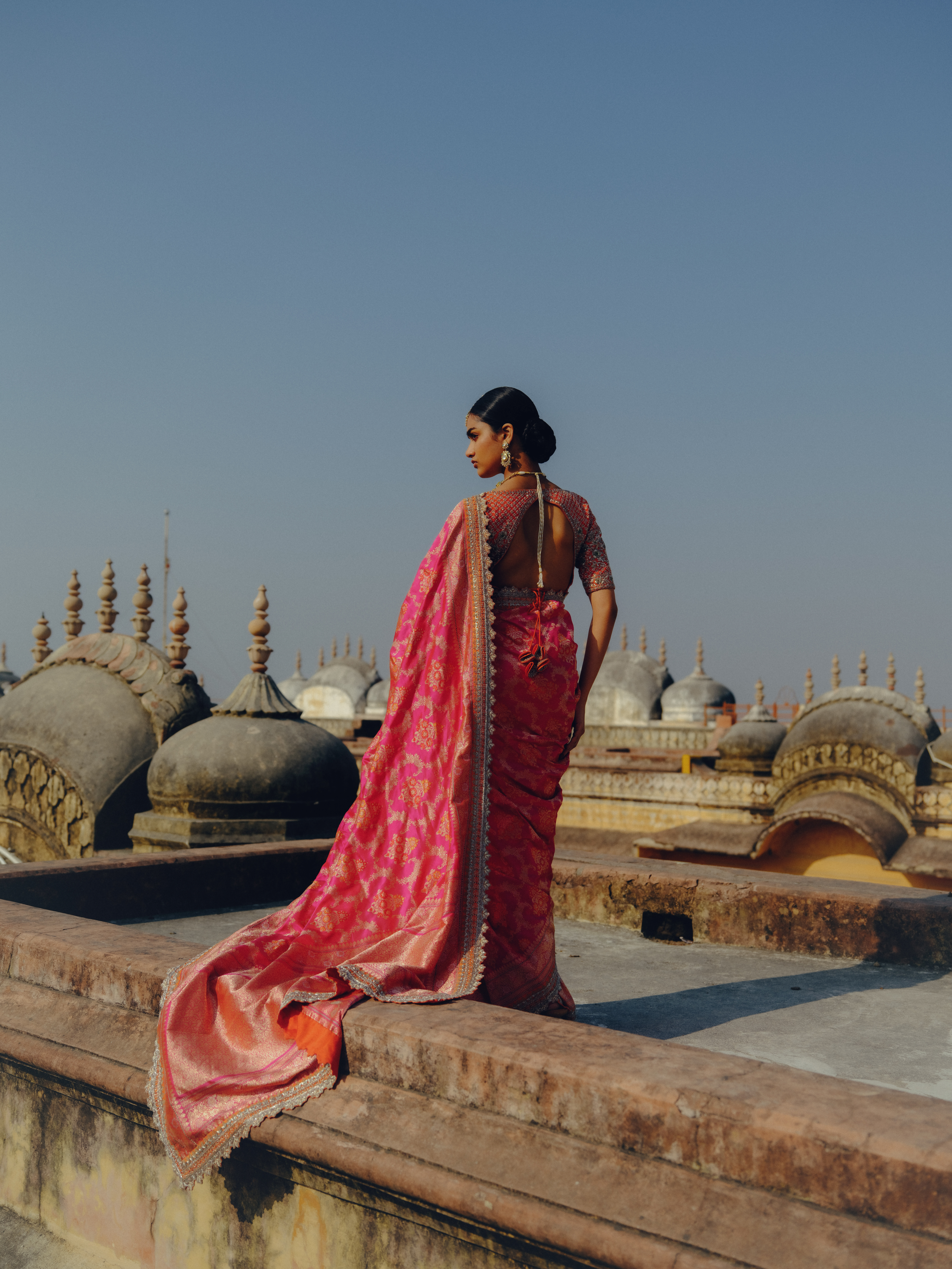 ELAKSHI HANDWOVEN BANARASI SAREE SET
