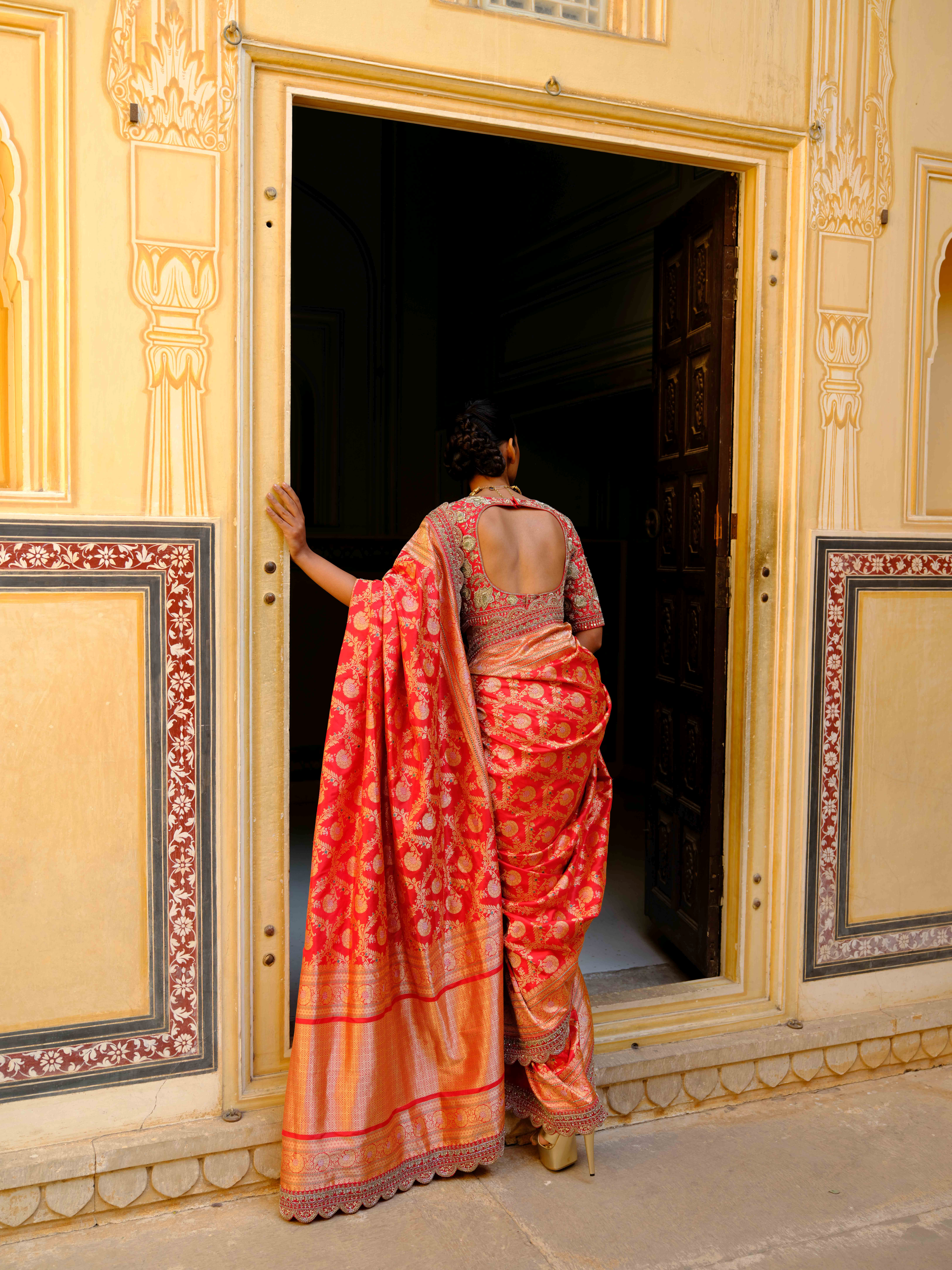 SINDOOR HANDWOVEN BANARASI SAREE SET