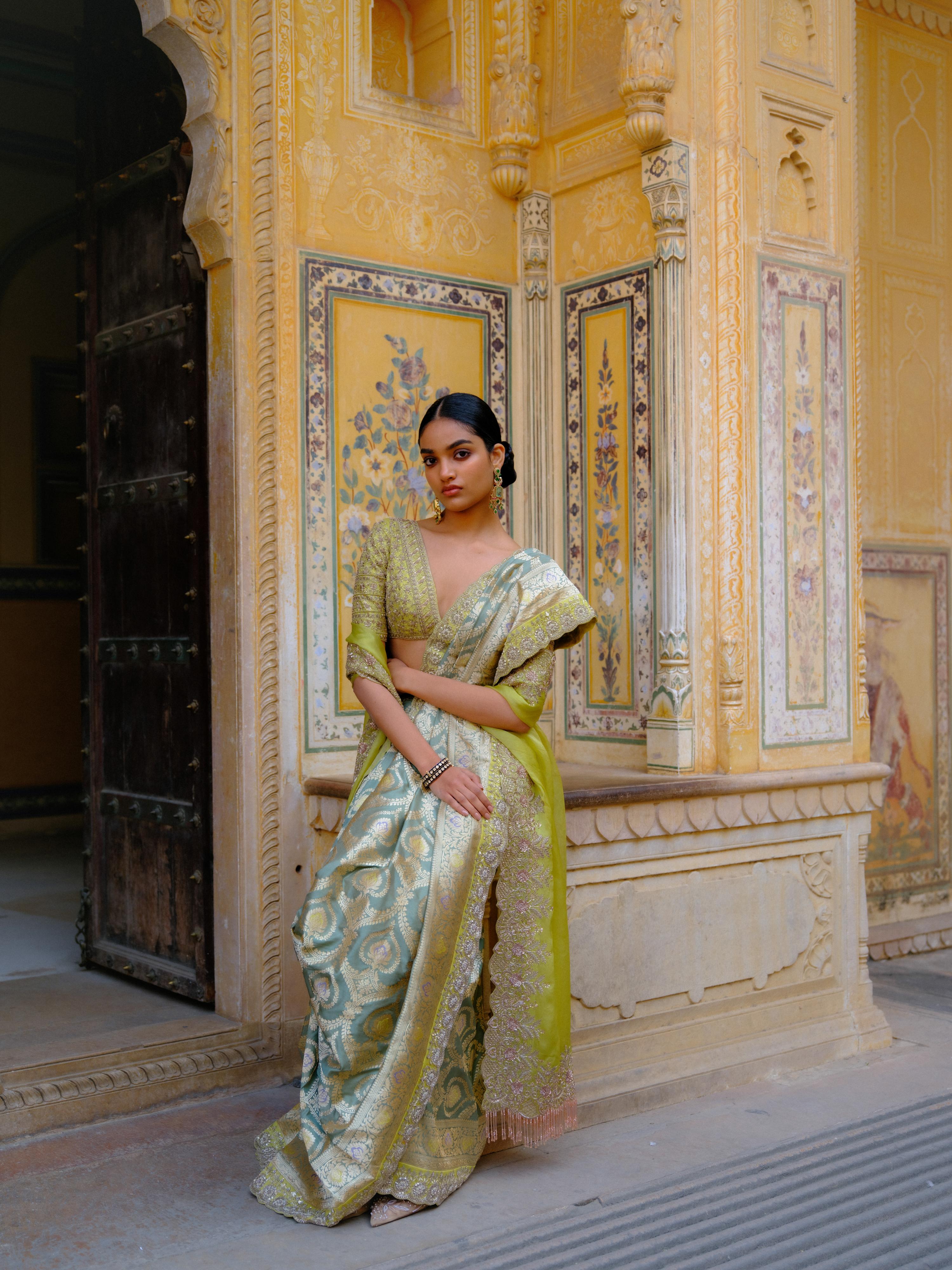 MENAKA HANDWOVEN BANARASI SAREE SET