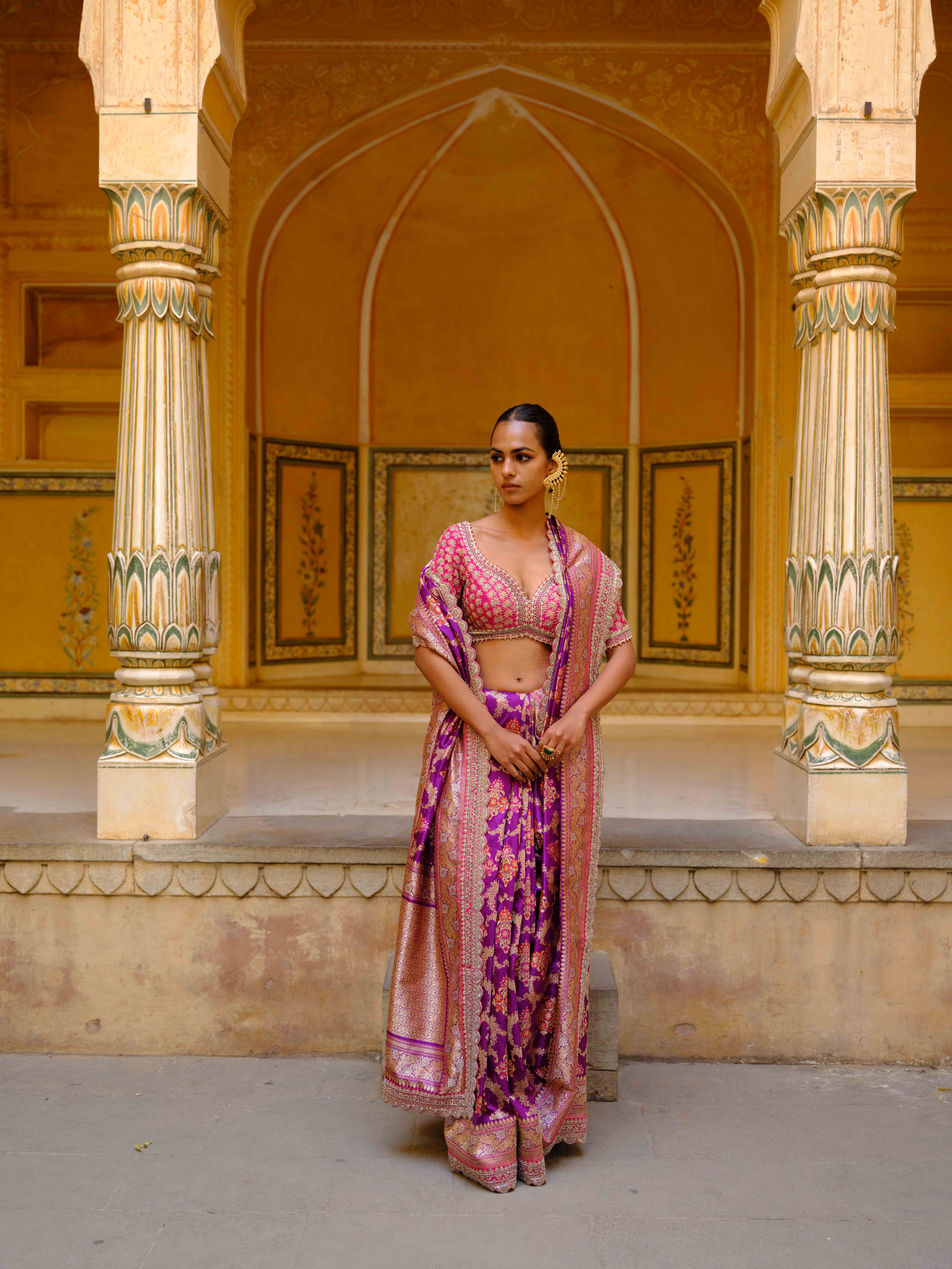ELAKSHI HANDWOVEN BANARASI SAREE SET