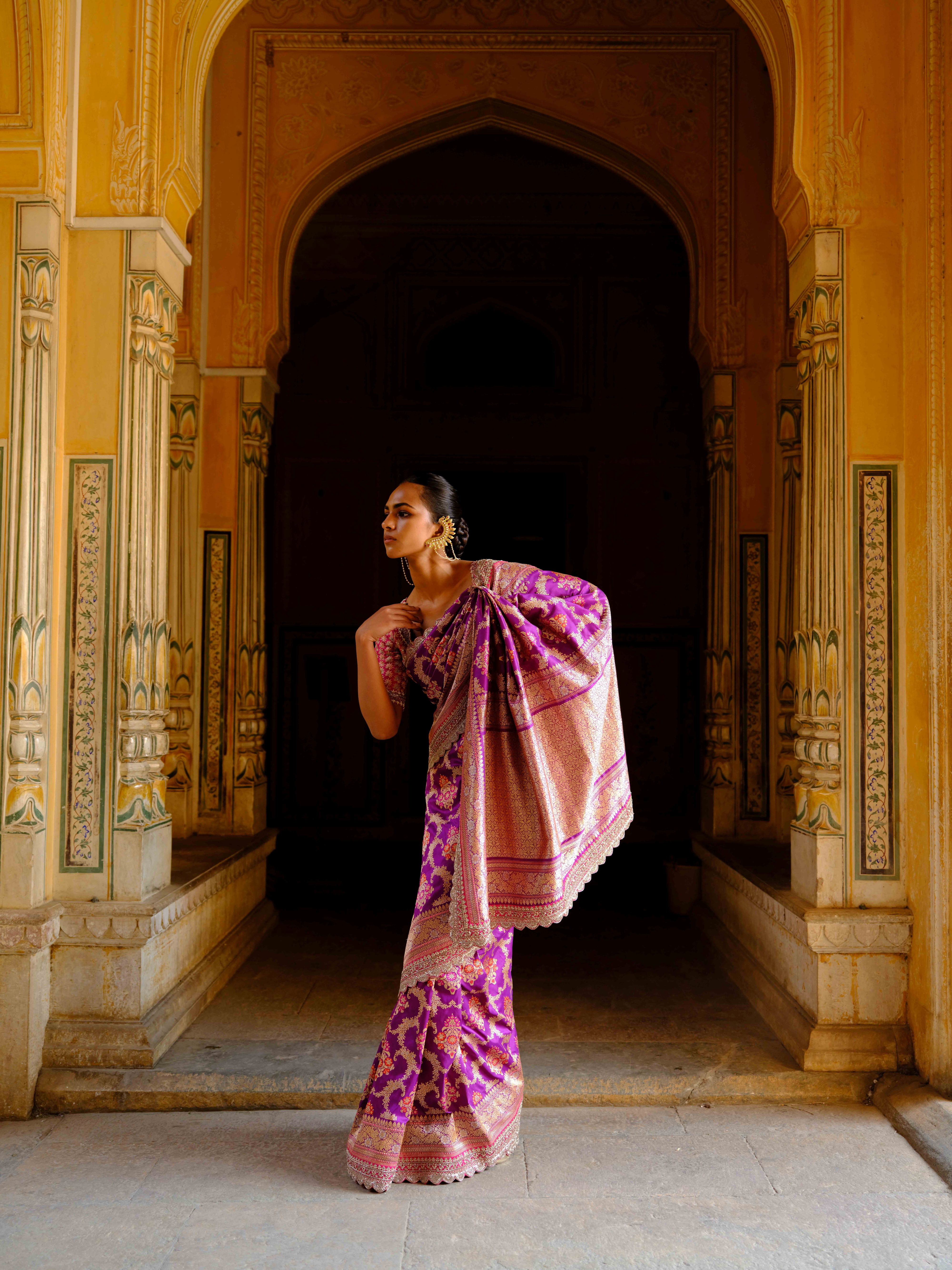 ELAKSHI HANDWOVEN BANARASI SAREE SET