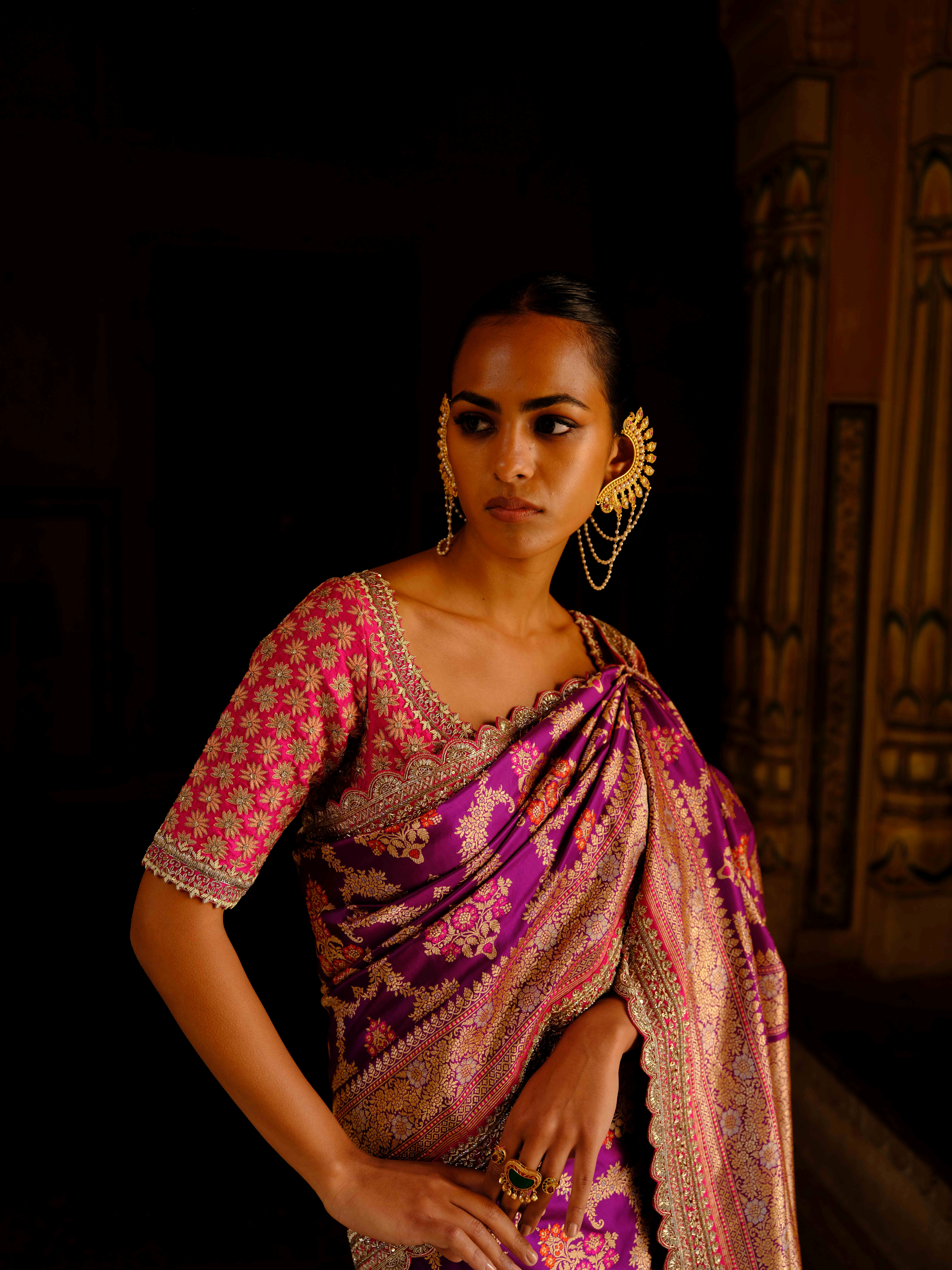 ELAKSHI HANDWOVEN BANARASI SAREE SET