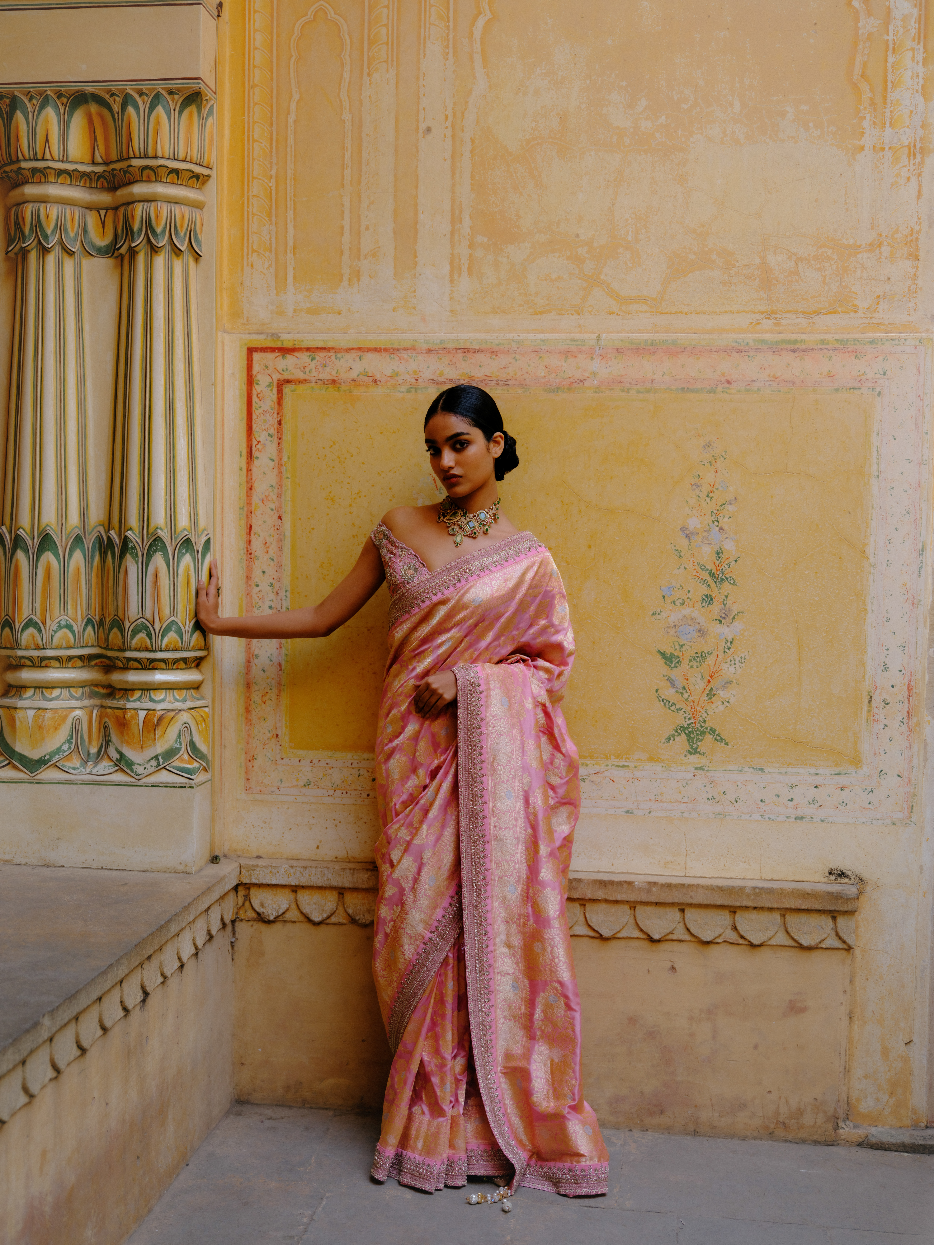 YUVIKA HANDWOVEN BANARASI SAREE SET