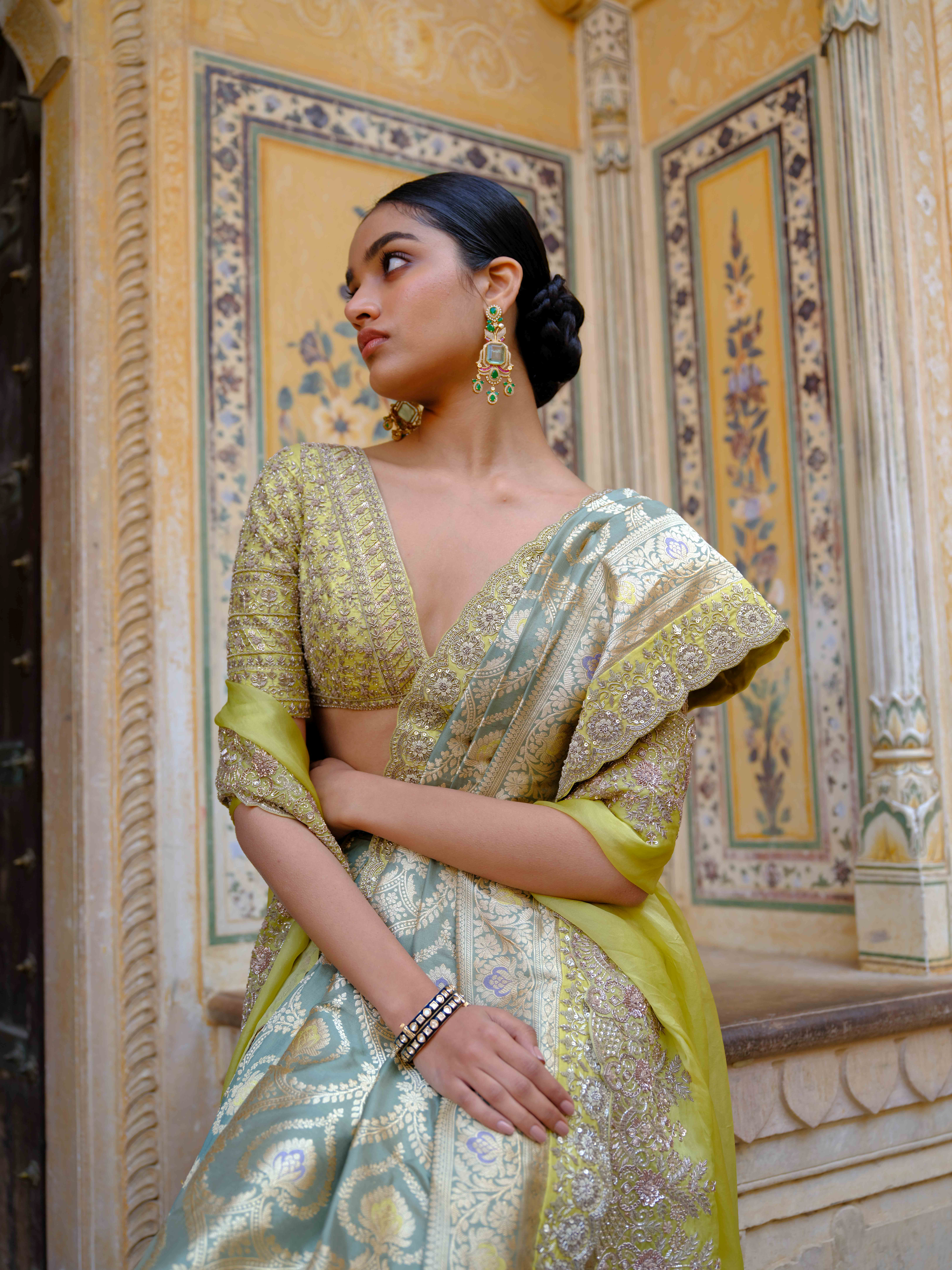 MENAKA HANDWOVEN BANARASI SAREE SET
