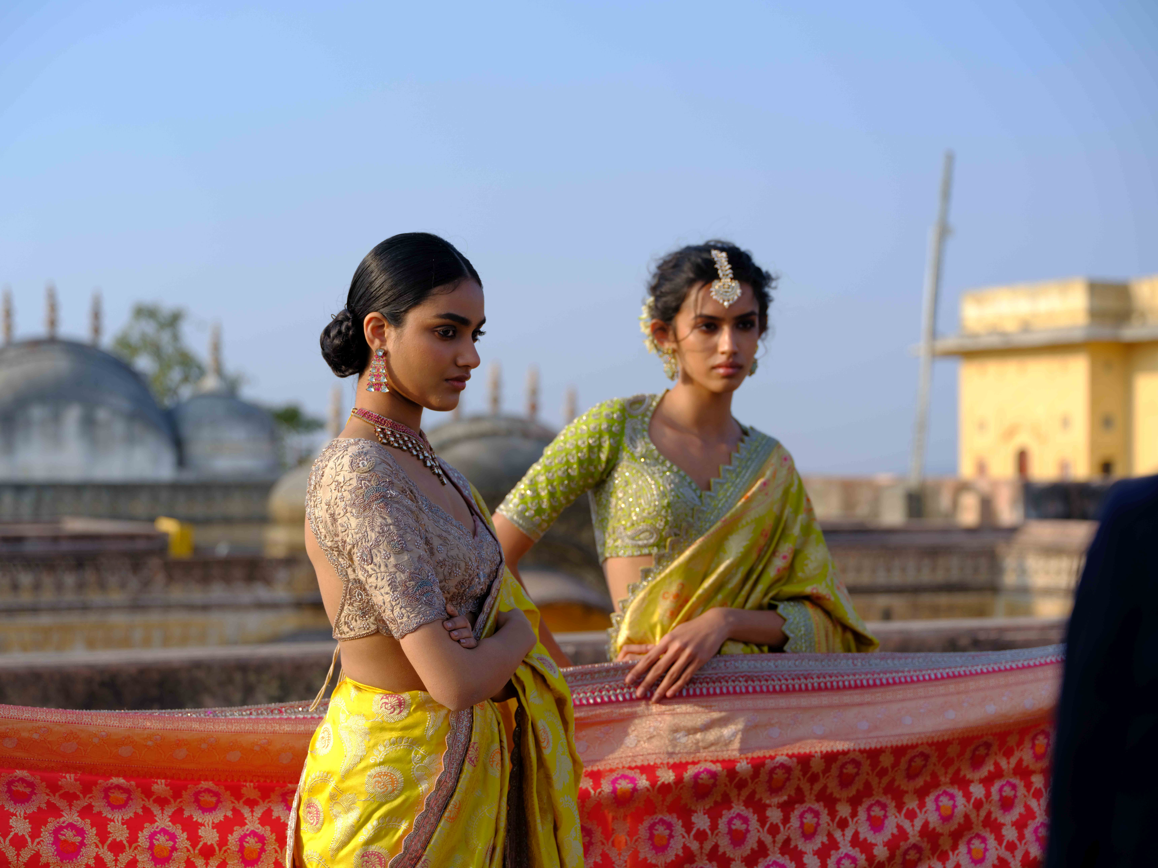 AROHI HANDWOVEN BANARASI SAREE SET